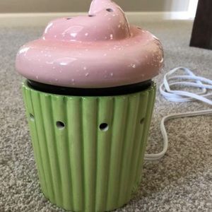 New Cupcake Scentsy Warmer
